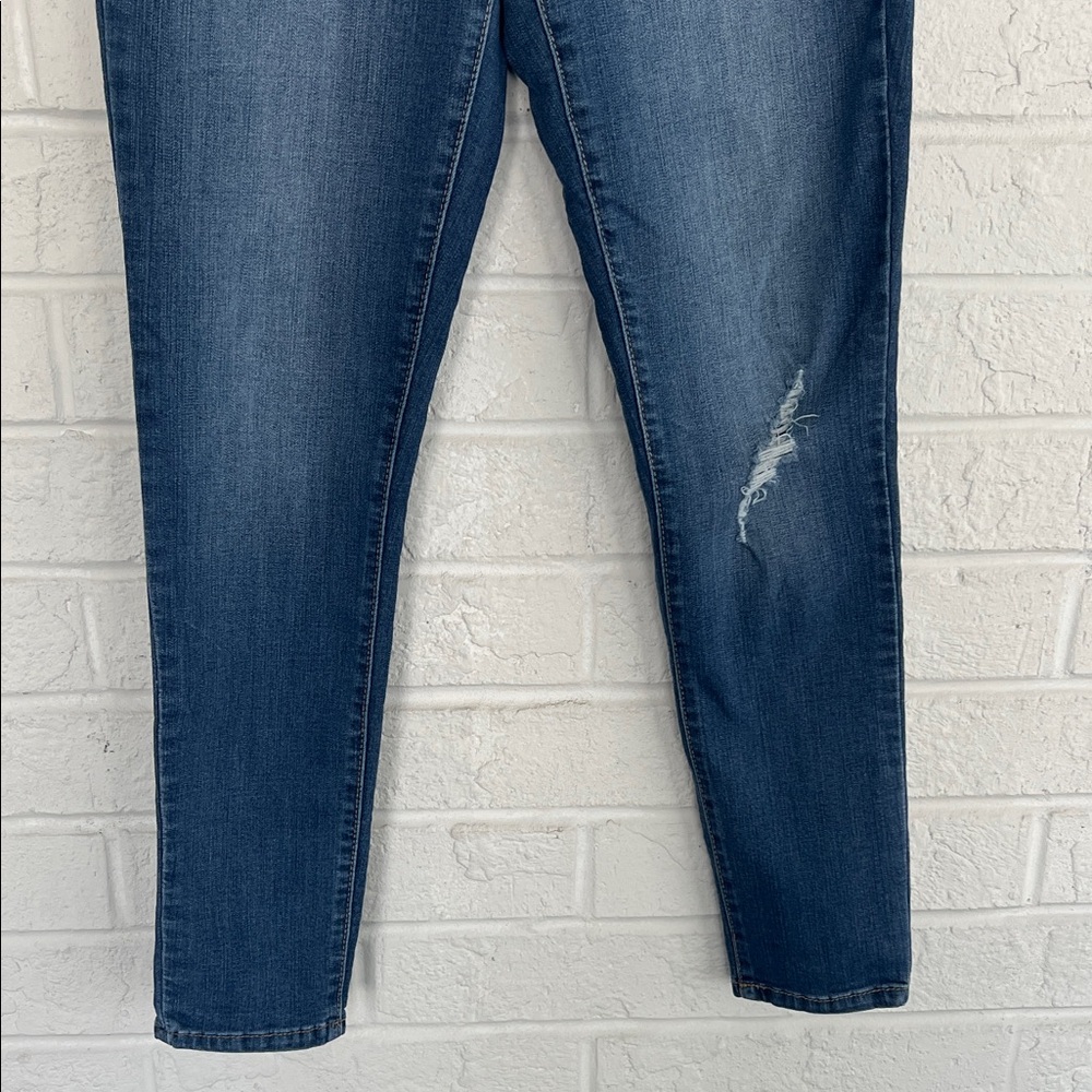 1822 Denim Classic Blue Women's Jeans with Distressed Rips Size 30 - Picture 3 of 8